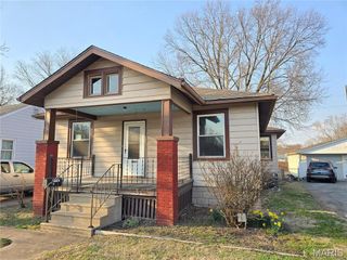 2125 Woodlawn Avenue, Granite City, IL 62040
