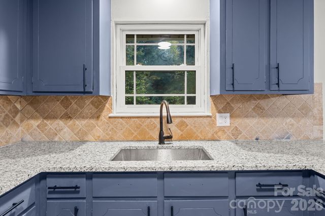 5300 Hickory Lane, Charlotte, NC 28216