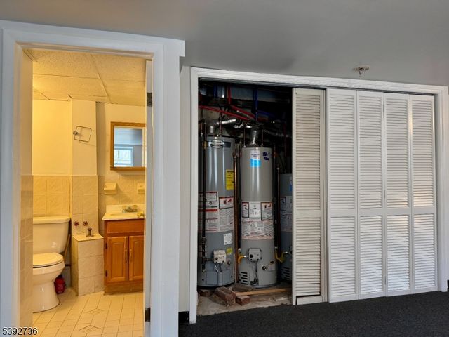 233 Malvern St, Newark City, NJ 07105