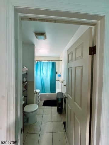 233 Malvern St, Newark City, NJ 07105