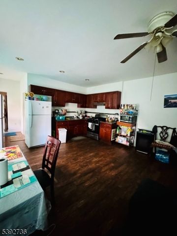 233 Malvern St, Newark City, NJ 07105