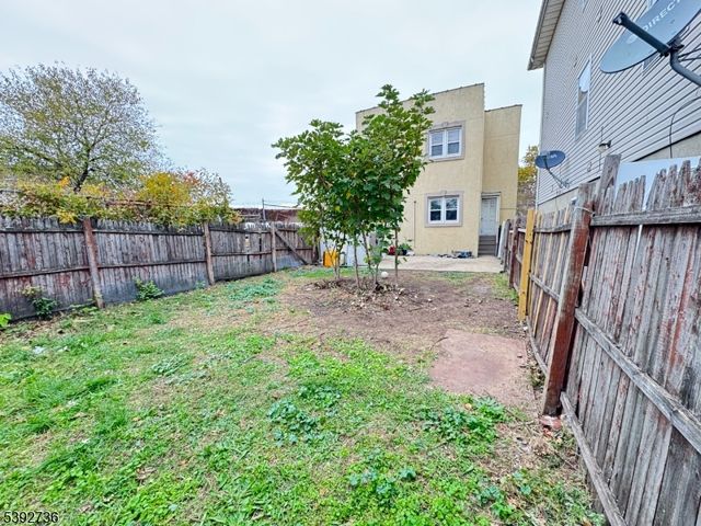 233 Malvern St, Newark City, NJ 07105