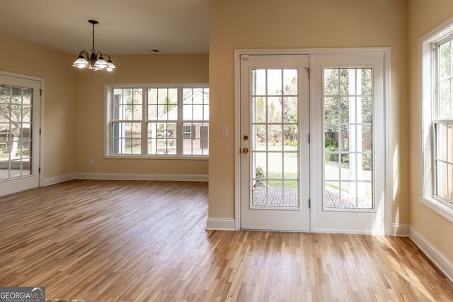 239 Blue Creek Lane, Loganville, GA 30052