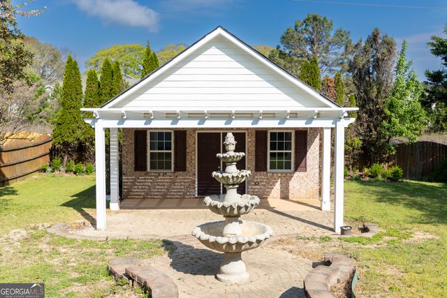 239 Blue Creek Lane, Loganville, GA 30052