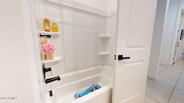 36810 N CAMARILLO Drive, San Tan Valley, AZ 85140