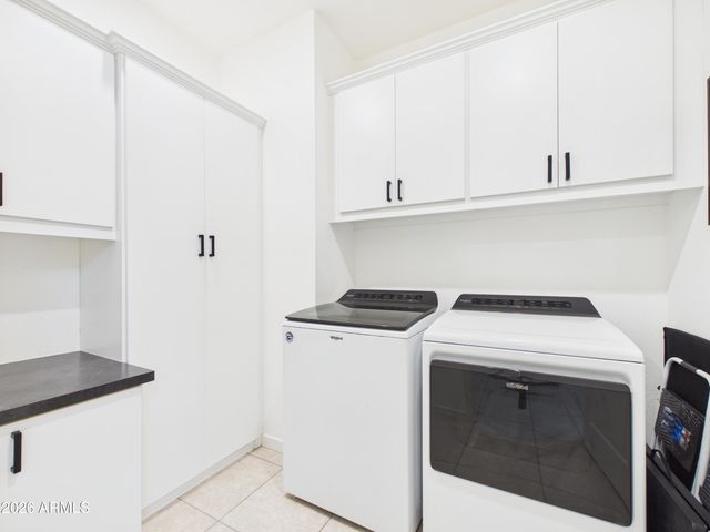 36810 N CAMARILLO Drive, San Tan Valley, AZ 85140