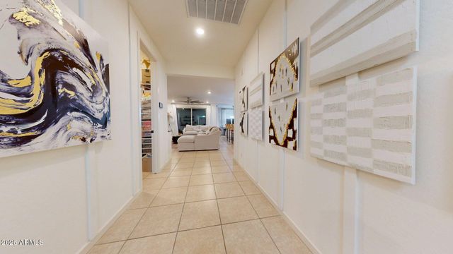 36810 N CAMARILLO Drive, San Tan Valley, AZ 85140