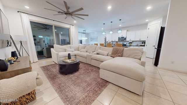 36810 N CAMARILLO Drive, San Tan Valley, AZ 85140