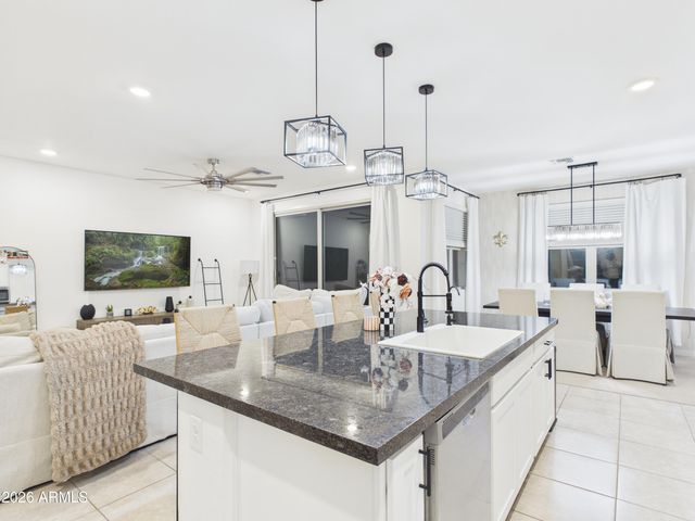 36810 N CAMARILLO Drive, San Tan Valley, AZ 85140