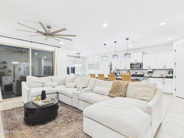 36810 N CAMARILLO Drive, San Tan Valley, AZ 85140