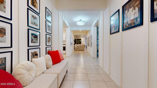 36810 N CAMARILLO Drive, San Tan Valley, AZ 85140