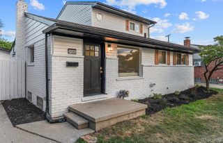 31202 Summer Lane E, Fraser, MI 48026
