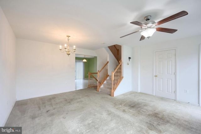 264 COUNTRY RIDGE DR, Red Lion, PA 17356