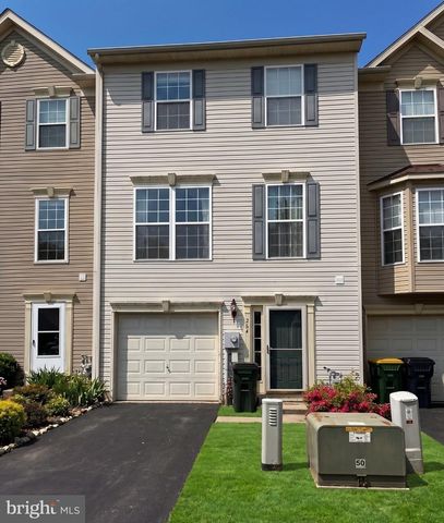 264 COUNTRY RIDGE DR, Red Lion, PA 17356