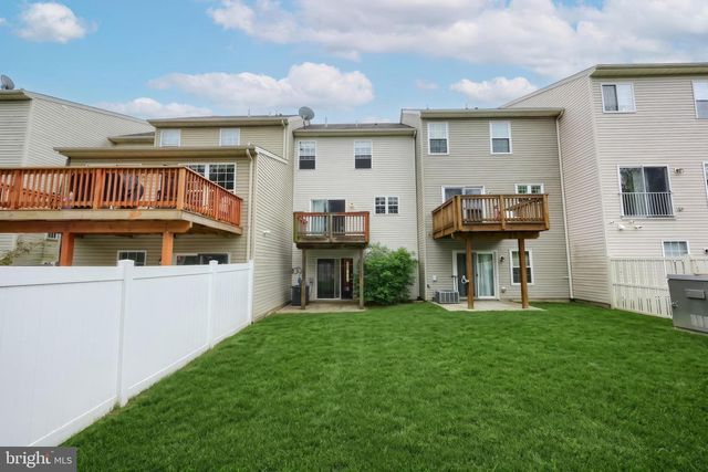 264 COUNTRY RIDGE DR, Red Lion, PA 17356