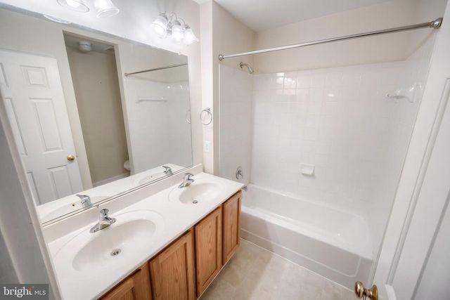 264 COUNTRY RIDGE DR, Red Lion, PA 17356