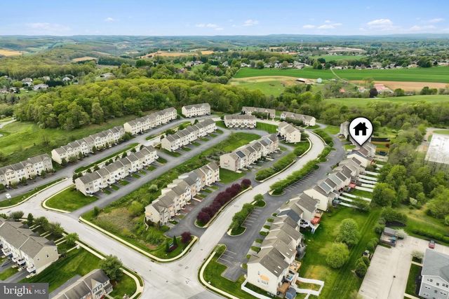 264 COUNTRY RIDGE DR, Red Lion, PA 17356