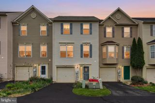 264 COUNTRY RIDGE DR, Red Lion, PA 17356