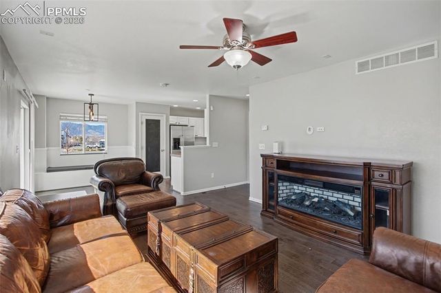 2143 Shady Aspen Drive, Colorado Springs, CO 80921