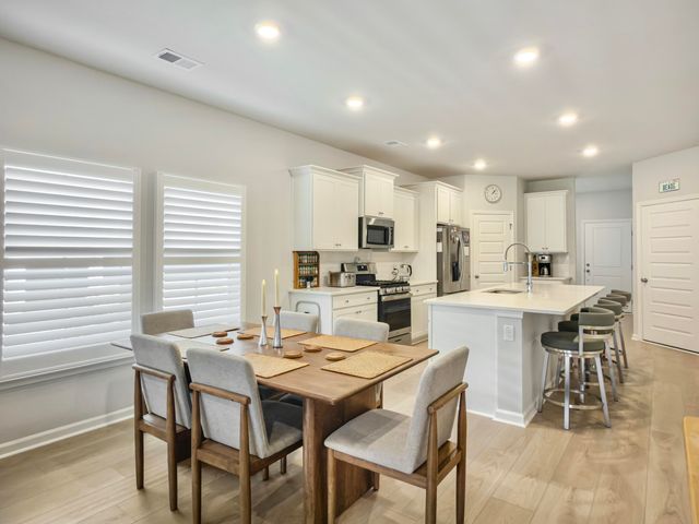 1027 Sagegrass Street, Summerville, SC 29485