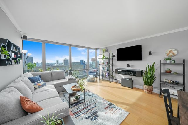 2 E Erie Street 2806, Chicago, IL 60611