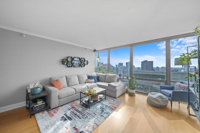 2 E Erie Street 2806, Chicago, IL 60611