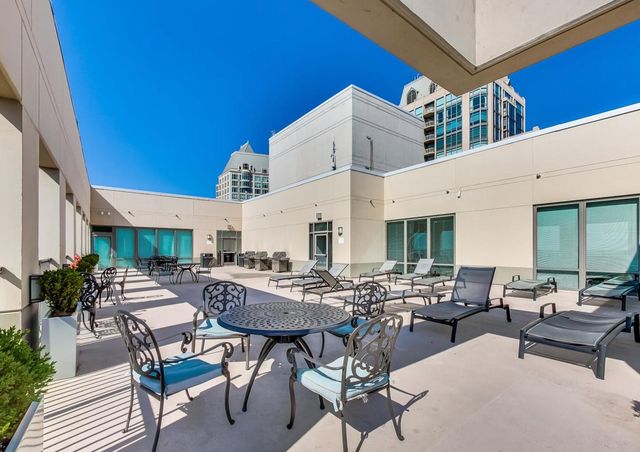 2 E Erie Street 2806, Chicago, IL 60611