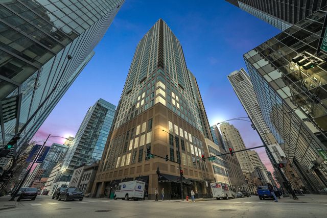 2 E Erie Street 2806, Chicago, IL 60611