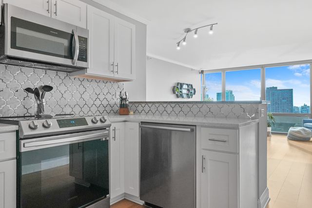 2 E Erie Street 2806, Chicago, IL 60611