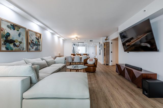 6096 Huntwick Terrace 303, Delray Beach, FL 33484