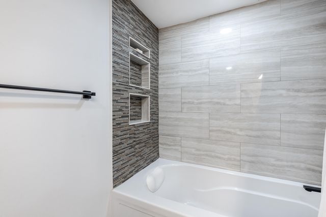 6096 Huntwick Terrace 303, Delray Beach, FL 33484