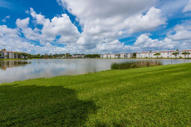 6096 Huntwick Terrace 303, Delray Beach, FL 33484