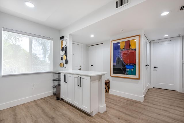 6096 Huntwick Terrace 303, Delray Beach, FL 33484