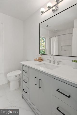 915 N IRVING ST, Arlington, VA 22201