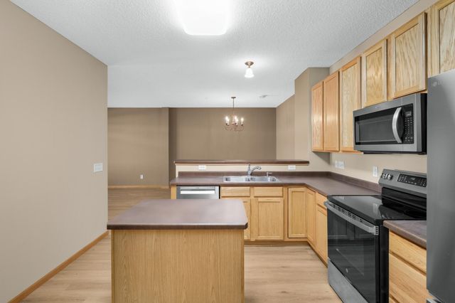 4901 Bisset Lane, Inver Grove Heights, MN 55076