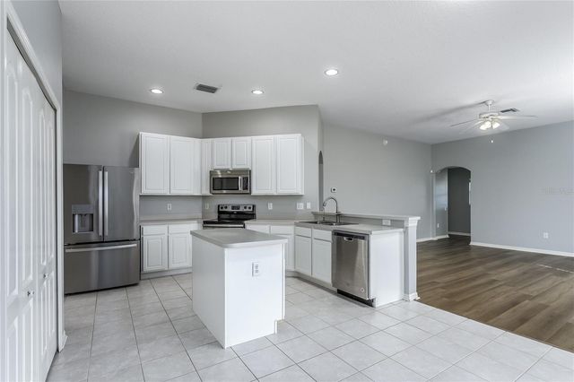 5402 SPECTACULAR BID DRIVE, Wesley Chapel, FL 33544