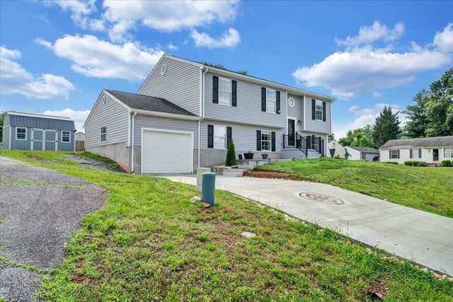 901 Samantha CIR, Roanoke, VA 24019