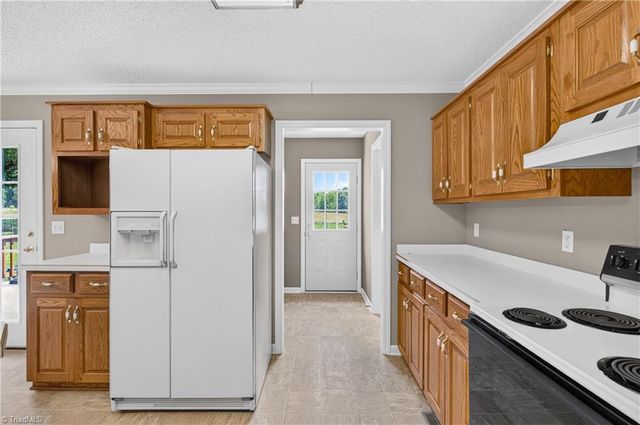 5963 Southrock Street, Seagrove, NC 27341