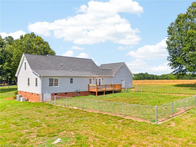 5963 Southrock Street, Seagrove, NC 27341