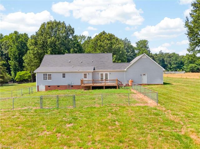 5963 Southrock Street, Seagrove, NC 27341