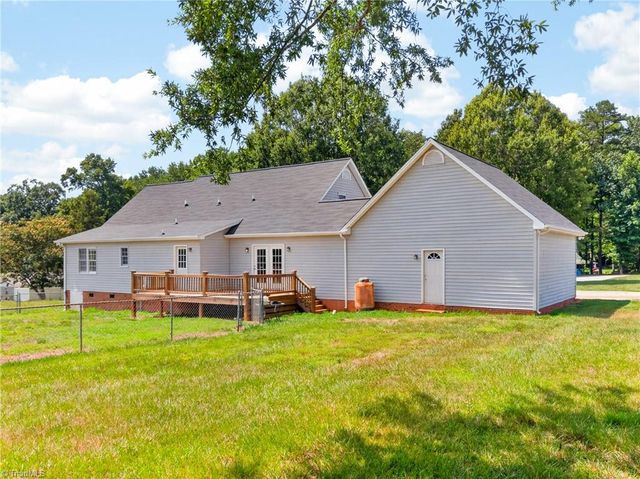 5963 Southrock Street, Seagrove, NC 27341