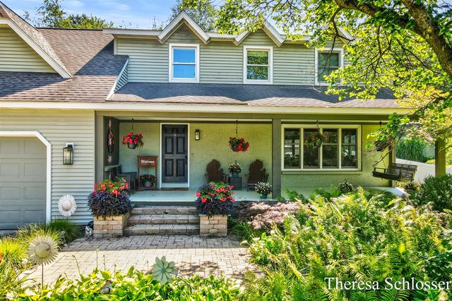 7976 Pine Edge Court, Alto, MI 49302