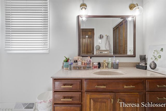 7976 Pine Edge Court, Alto, MI 49302