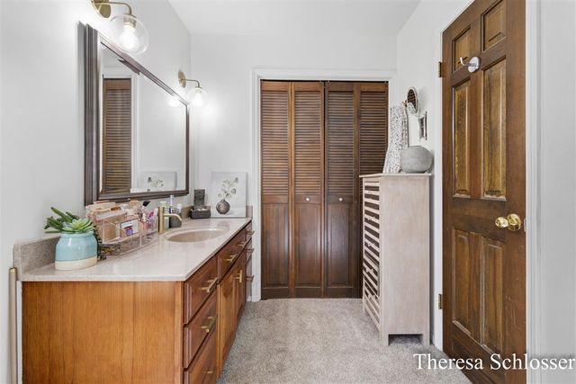 7976 Pine Edge Court, Alto, MI 49302