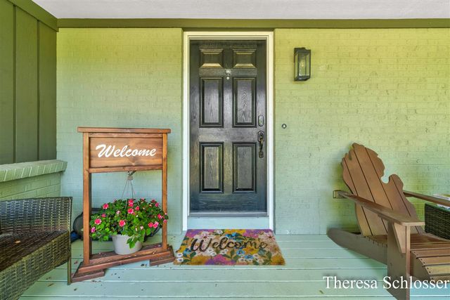7976 Pine Edge Court, Alto, MI 49302