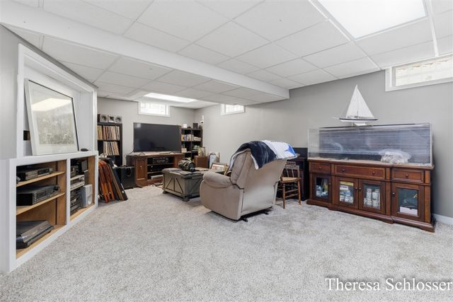 7976 Pine Edge Court, Alto, MI 49302