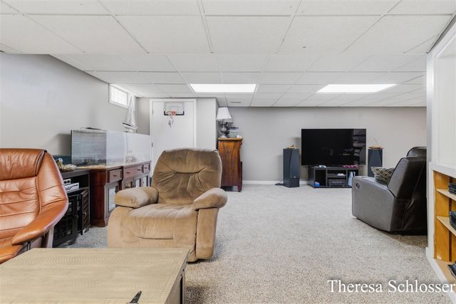 7976 Pine Edge Court, Alto, MI 49302