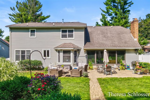 7976 Pine Edge Court, Alto, MI 49302