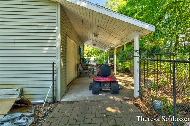 7976 Pine Edge Court, Alto, MI 49302