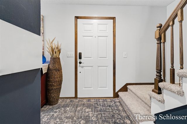 7976 Pine Edge Court, Alto, MI 49302